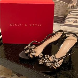 NWT Kelly & Katie size 9 black evening shoes